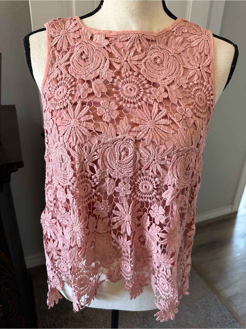 iris Pink Floral Crochet Lace Camisole